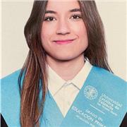 Profesora de Primaria apta para dar clases a todos los niveles. Con título en Pedagogía Terapéutica